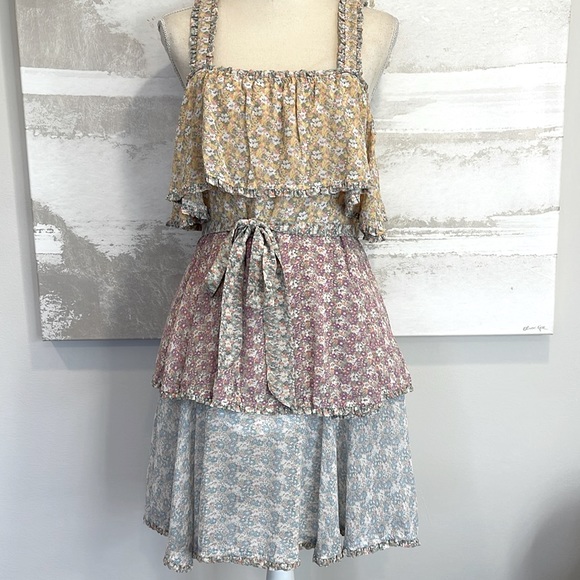 Storia Layered Ruffle Floral Dress - Picture 2 of 8